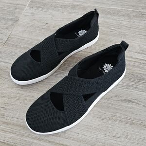 Yellow Box Black Sneakers. Criss Cross Straps. Slip-On Size 7.5M